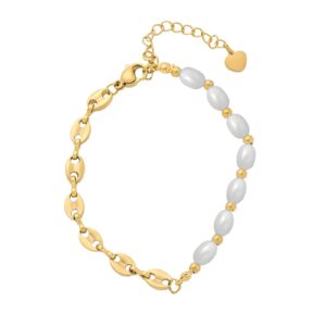 Timeless gold, delicate pearl